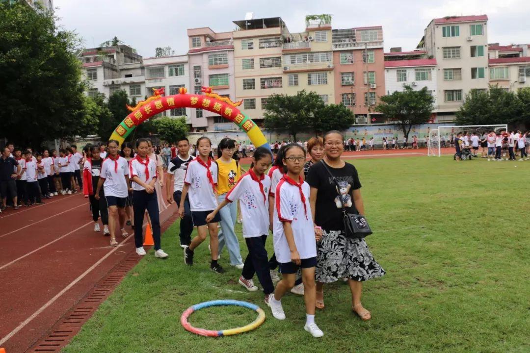 广东省2015届毕业生，青春启航，梦想扬帆